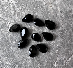 Капелька 10/7мм., чёрная, без оправы