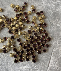 10 штук, шатоны Preciosa Maxima 4 мм., бургунди в золоте