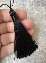 Кисточка, черная крупная